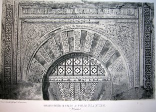 Ornamentacion de una de las puertas de la Catedral