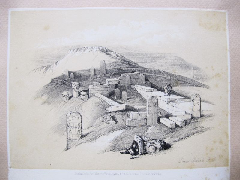 Ancient Egyptian Temple of Gebel Garabe / Antiguo Templo Egipcio de Gebel Garabe