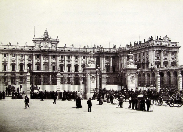 Madrid: Plaza de Armas. 99